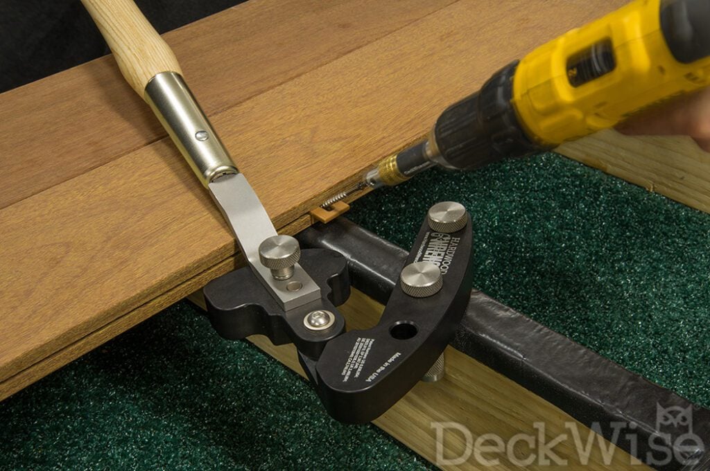 Deck Board Straightener Tool