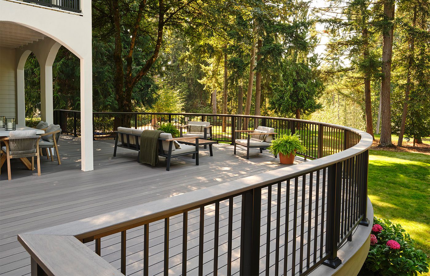 Aluminum Deck Railing Options for Every Home - AdvantageLumber Blog